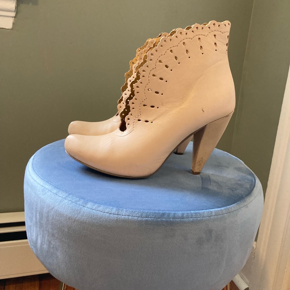 Seychelles Heeled Boots size 7